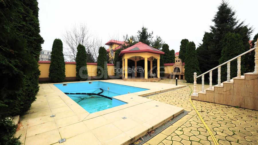 Vilă spectaculoasa cu garaj dublu, piscina si gradina de 750 mp - 2