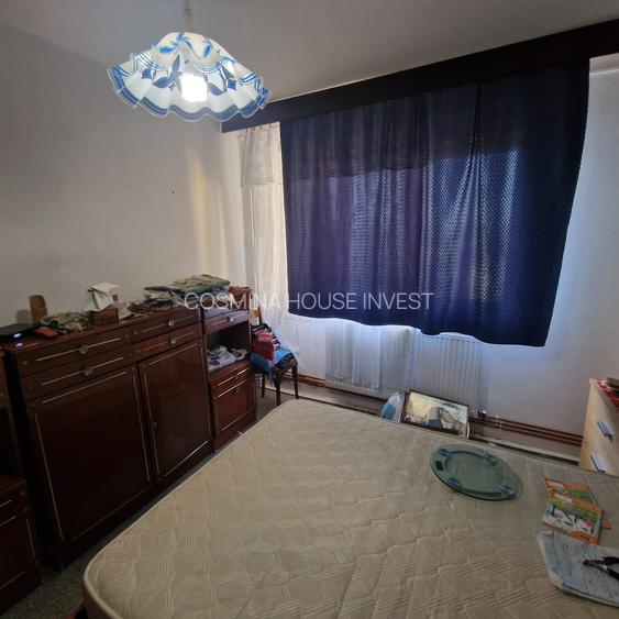 Se inchiriaza apartament,decomandat doua camere,etaj 10/11 ,pret 1300ron/luna. - 9