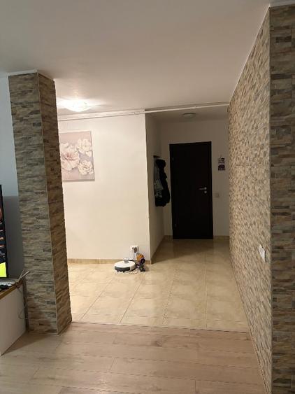 Apartament 3 camere , 103m patrati + terasa 15mp , parcare privata