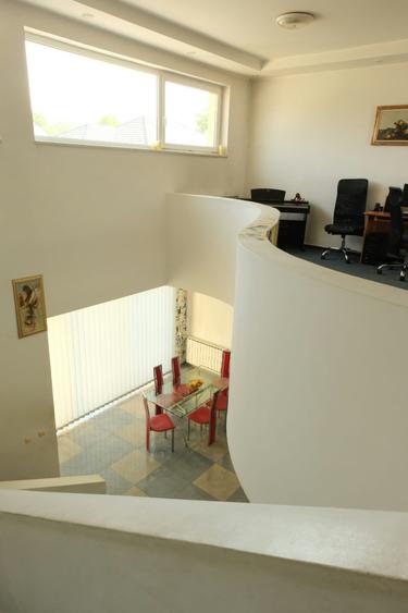 Casa individuala 6 camere,1000 teren lipovei