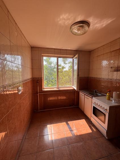 Apartament 3 camere, decomandat, 57 mp, zona Nicolae Titulescu
