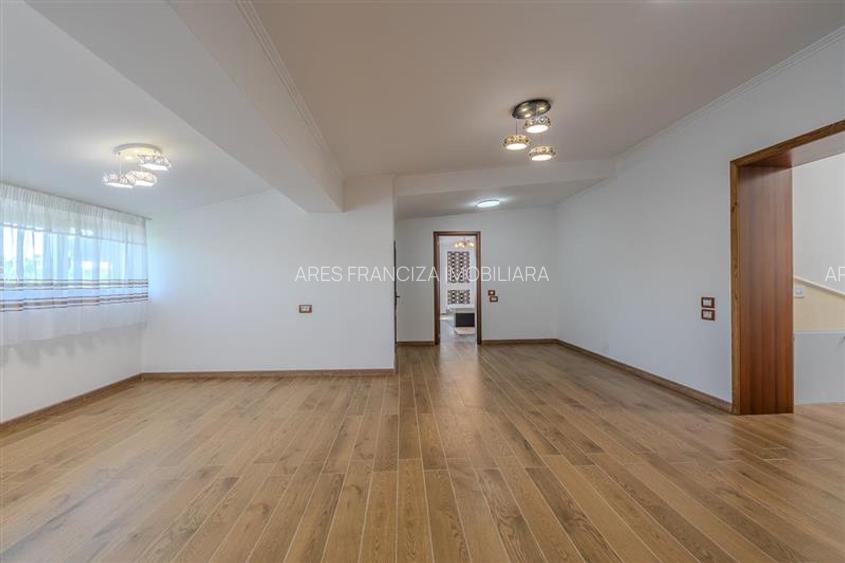 PIPERA - EROU IANCU NICOLAE,VILA ,9 CAMERE,504 MP MP,TEREN 800 MP,PISCINA - 22