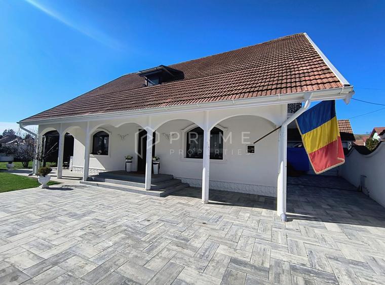 Casa perfectă pentru familie – curte, foișor cu grătar și garaj triplu