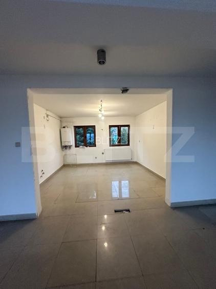OPORTUNITATE INVESTIȚIE: Apartament de 3 camere, 2 bai, Zonă Semicentrală - 9