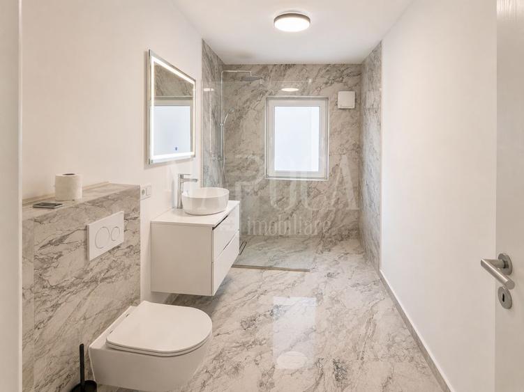 Apartament 4 camere de vanzare in Floresti