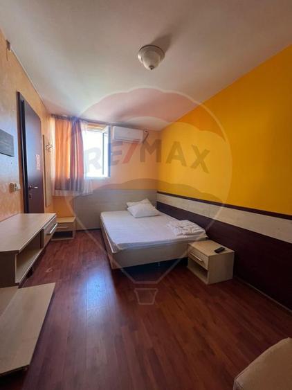 Hotel / Pensiune cu 43 camere de vânzare în Costinesti