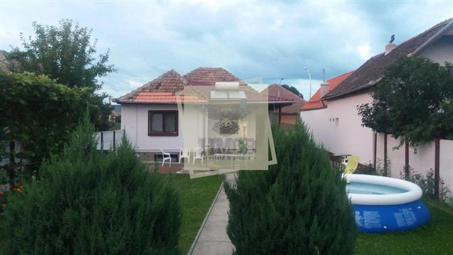 Casa individuala cu 3 camere 2 bai si 554 mp teren in Selimbar
