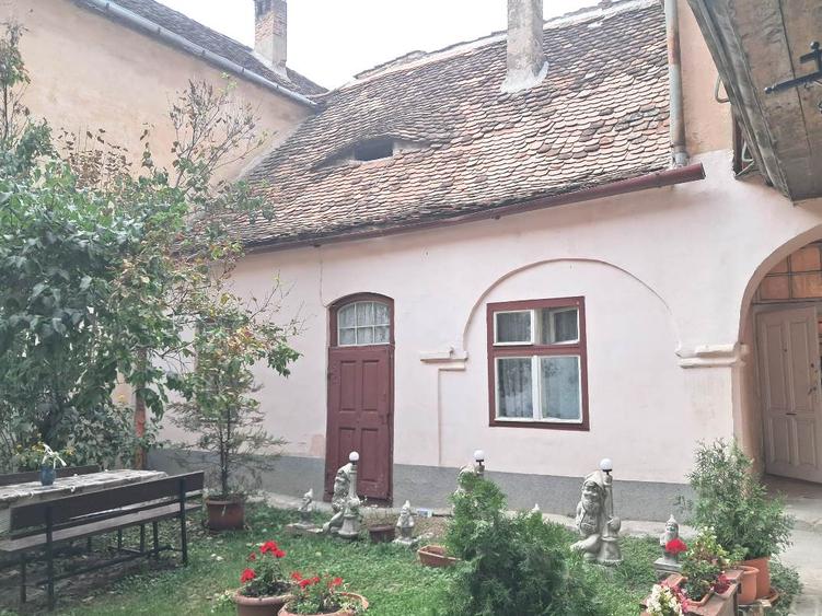 Apartament la casa in zona centrala pretabil birouri