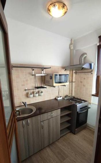 Drumul Taberei - Sibiu - Metrou Favorit, 31 mp., 6/9