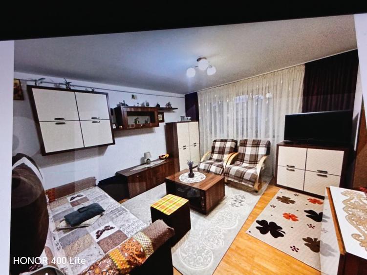 Apartament 3 camere la strada Bulevard