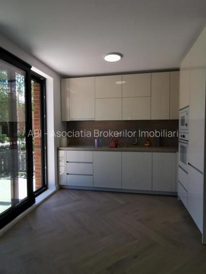 Proprietate exclusivista pe lacul Snagov 490000 euro / Chirie 2500 eu/luna - 20