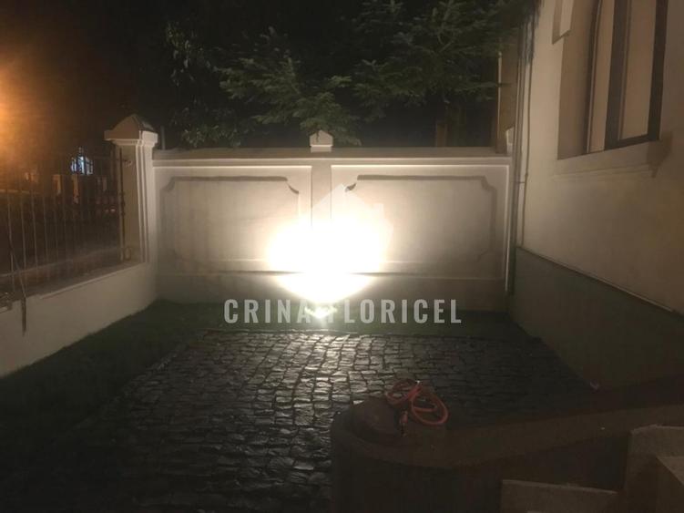 Vilă deosebită 350 mp, curte & Grădină, 2 Parcări, zona Kiseleff