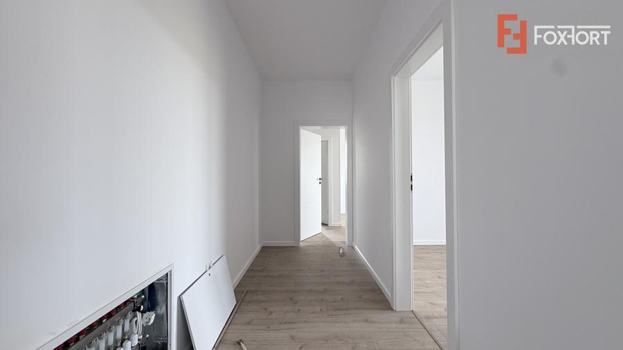 Comision 0% Apartament de vanzare, 3 camere + terasa de 15,62 mp Mosnita