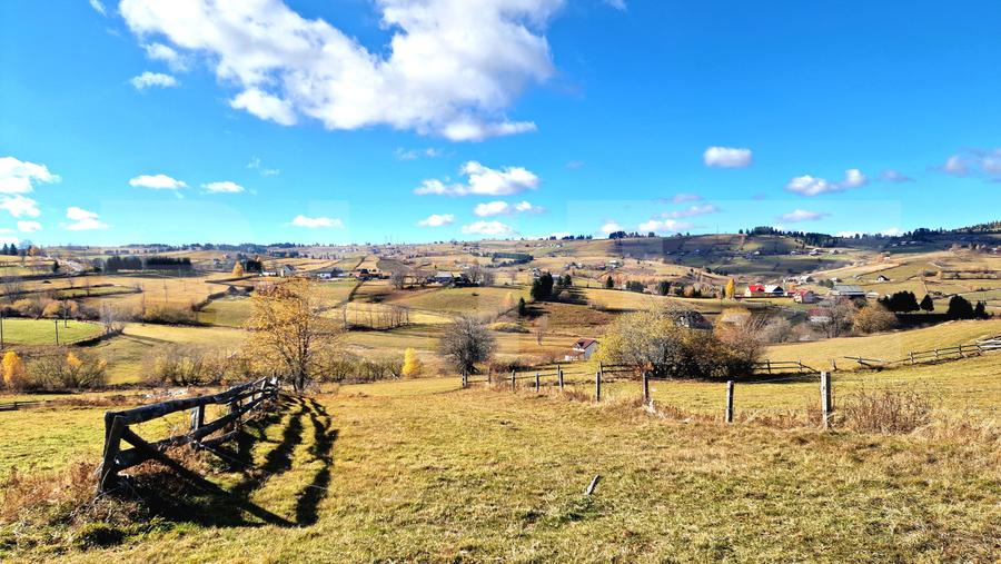 Teren parcelabil, front la strada, 5314mp, utilitati, Marisel