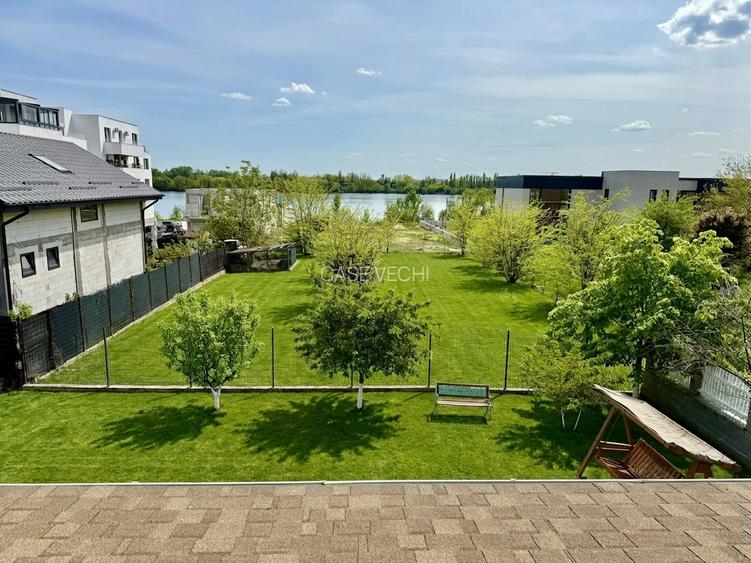 American villa near the lake - 14