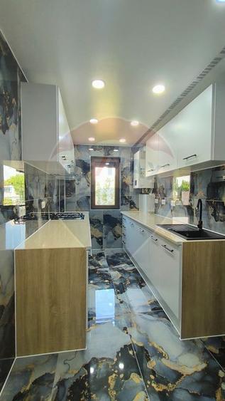 Apartament 3 camere de vânzare -Renovat complet - Micro 40