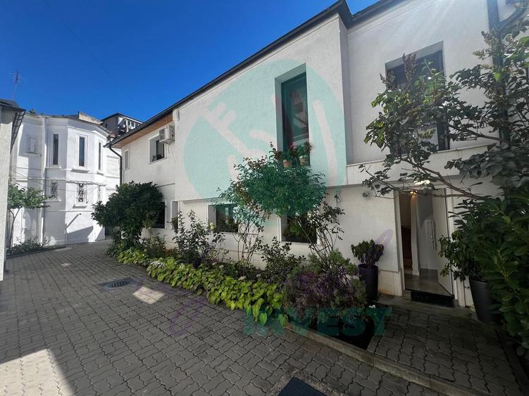 Duplex langă Cișmigiu | Curte cu atmosferă mediteraneană | Finisaje premium
