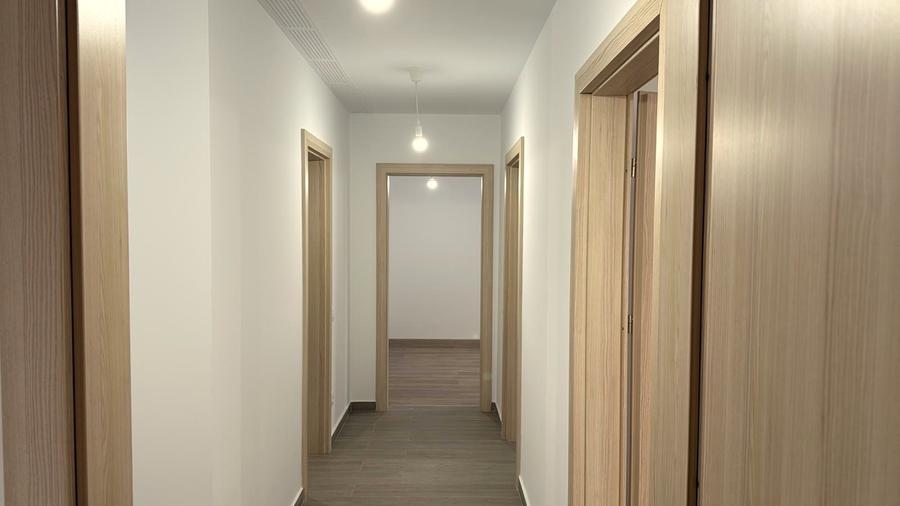 Apartament 3 camere decomandate, ultimul etaj, două băi — Urban Plaza, Astra