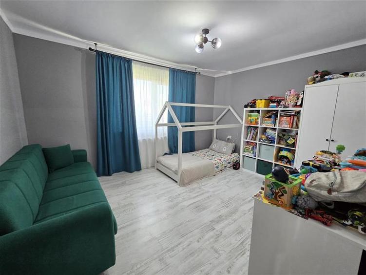 Casa individuala de vanzare, cu 3 camere, in Lunca Cetatuii
