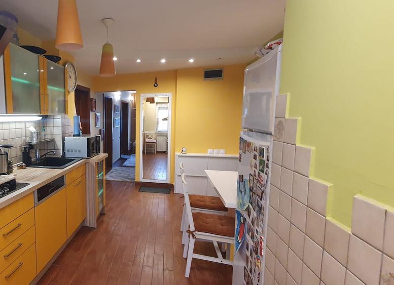 Ap 3 camere, 90 mp, 2 băi, 1 balcon, et. 3, Girocului, cu garaj, comision 0%