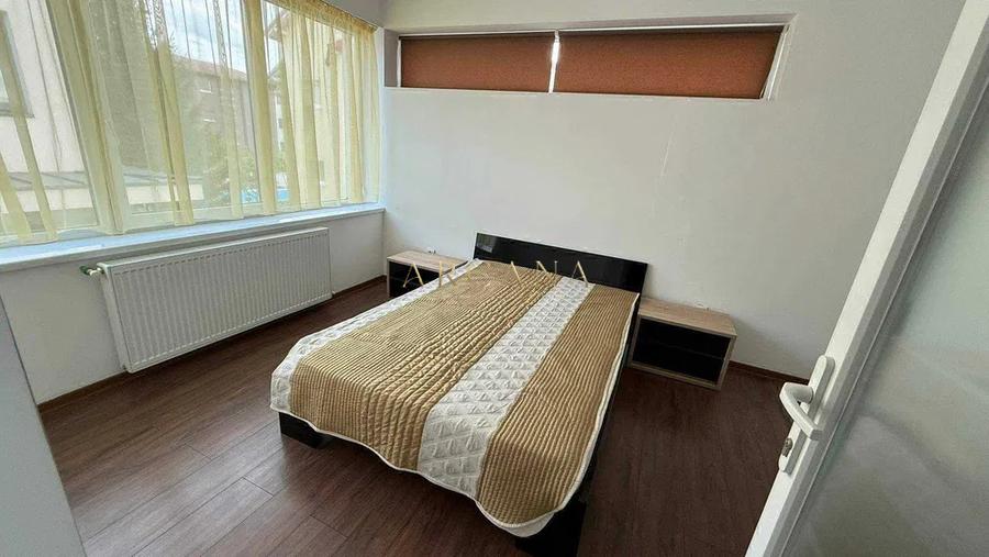 Duplex 4 camere cu garaj și terasă circulară Europa
