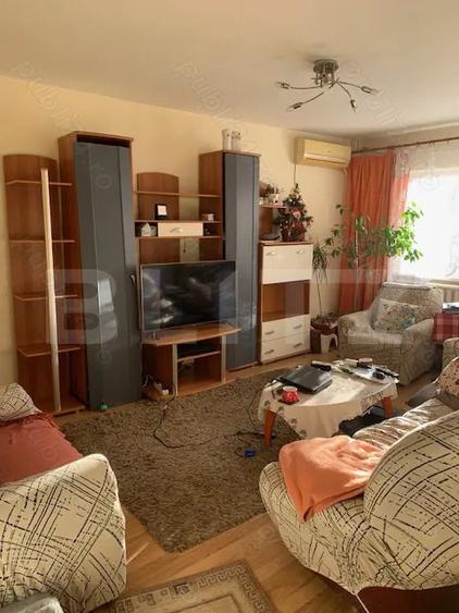 Apartament decomandat cu 3 camere, rogerius