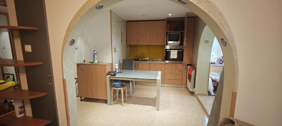 Închiriere apartament 3 camere