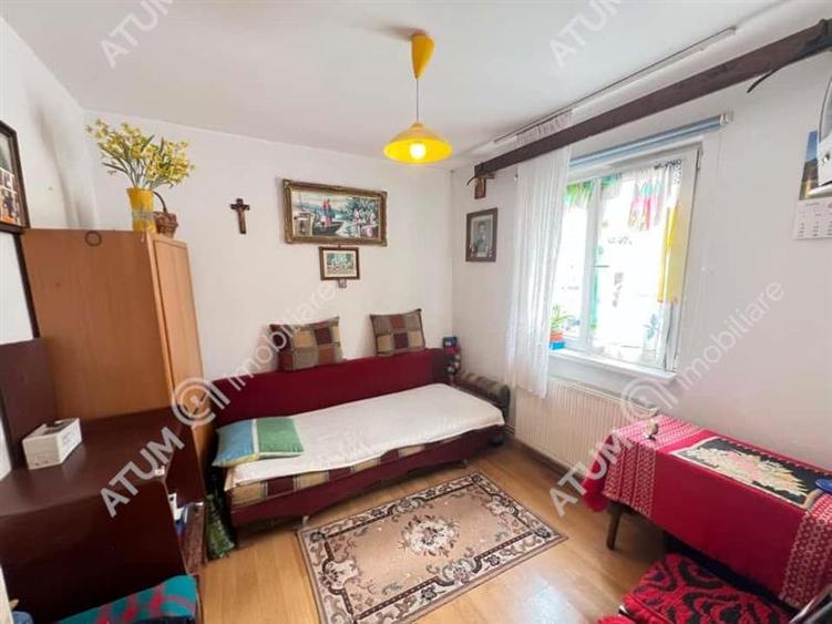 Apartament 3 camere balcon pivnita zona Vasile Aaron din Sibiu