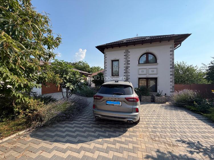 Vila P+1 | 127 mp utili | Teren 1200 mp | 2 case | Garaj | Chitila - 2