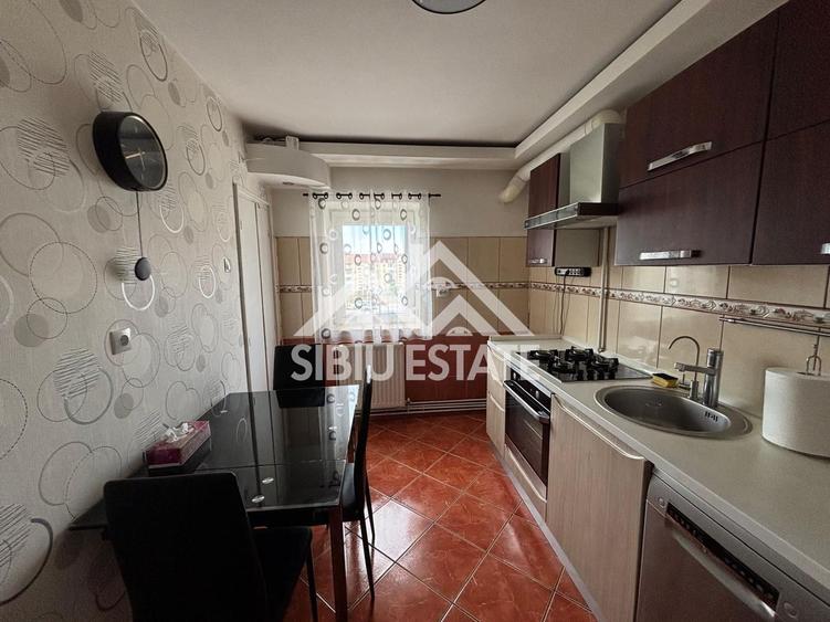 Apartament 3 camere de inchiriat Sibiu