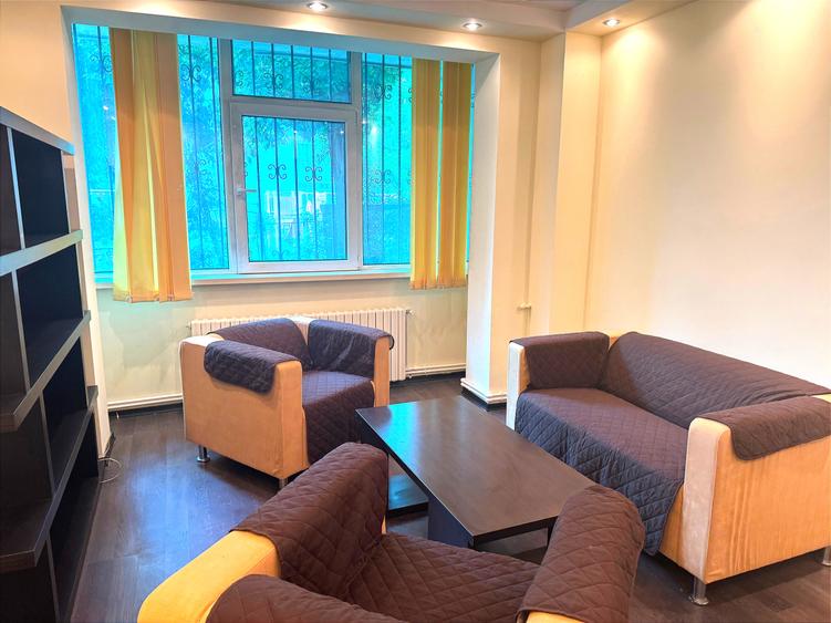 Oferim spre închiriere apartament cu 3 camere la parter, vedere Sos Mangaliei