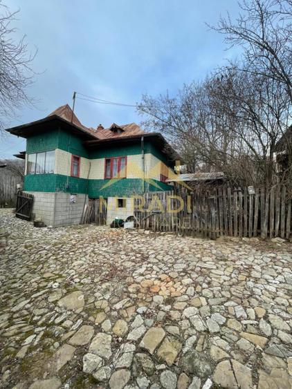 VANZARE CASA TEREN