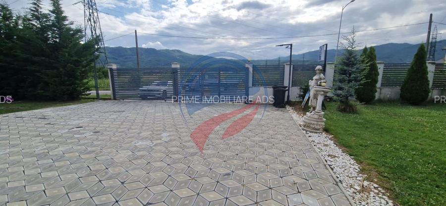 Pensiune 3 stele de vânzare în Călimănești - 8 camere + 2 A-Frame - Teren 5.574 - 31