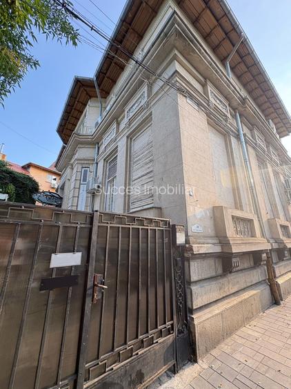 MÂNTULEASA | VILĂ EXCLUSIVISTĂ ÎN CENTRUL BUCUREȘTIULUI – 1.100.000 € - 40