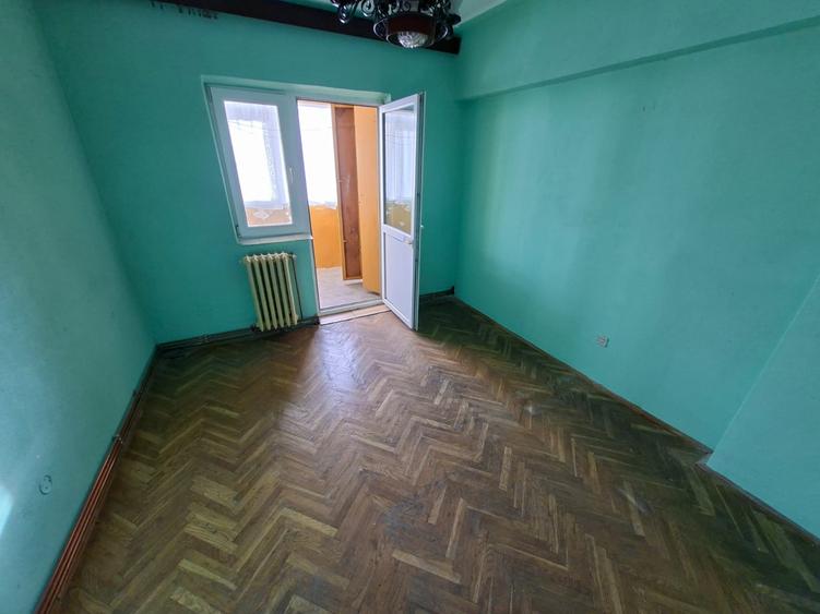 Apartament cu 2 camere decomandat, etaj 3/8, zona Dacia