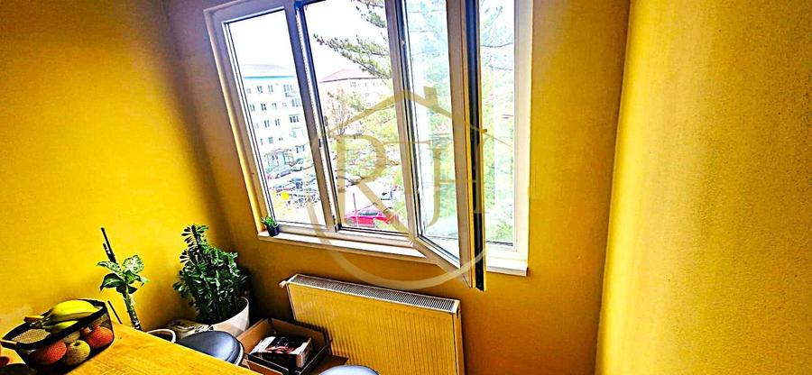 Vand apartament cu 4 camere in zona spitalul judetean,comision ,,0''