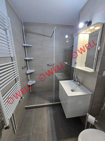 De vânzare apartament cu 3 camere pe strada Crângului!