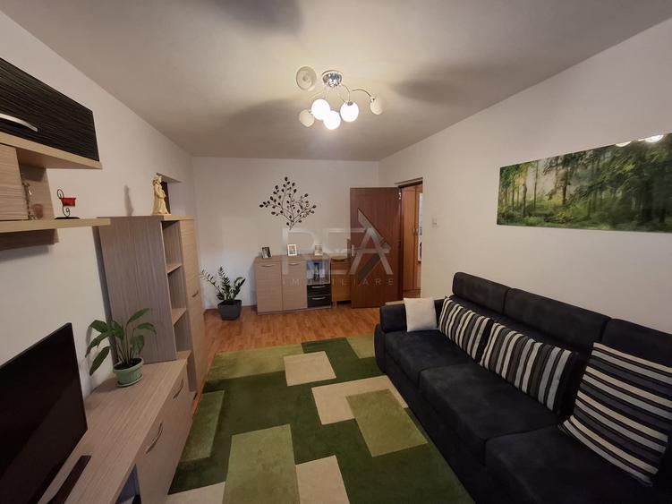 3 camere, et 2/8, 70 mp, bloc 1981-Gorjului