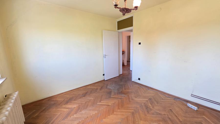 Apartament cu 3 camere 2 bai 2 balcoane si pivnita de vanzare in Strand