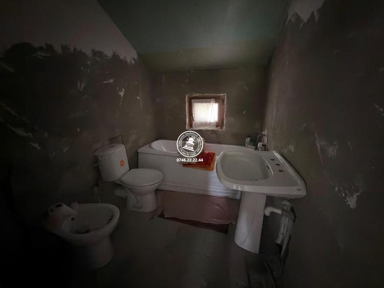 Casa 7 camere de vanzare Holboca