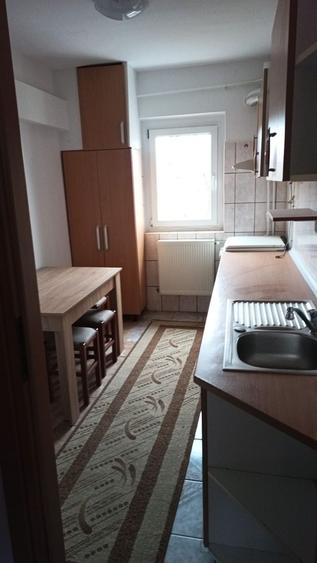 APARTAMENT CU 3 CAMERE ZONA LIPOVEI-Holdelor la 430 euro