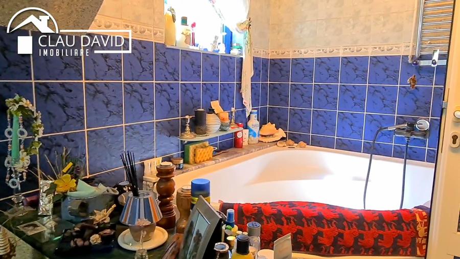 CASA SUPERBA DE LUX- SINGUR CURTE - TEREN 934 MP