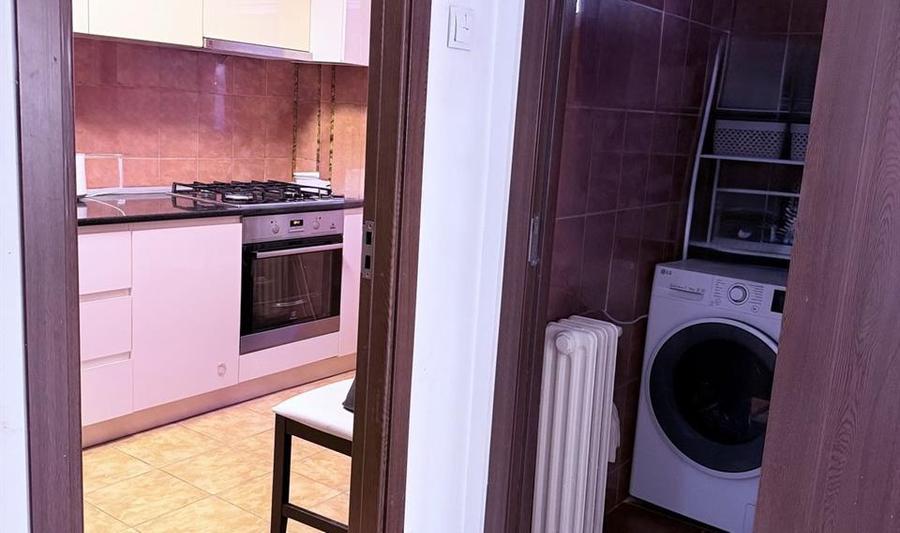 Apartament 3 camere 2 bai bloc 1978 Drumul Taberei