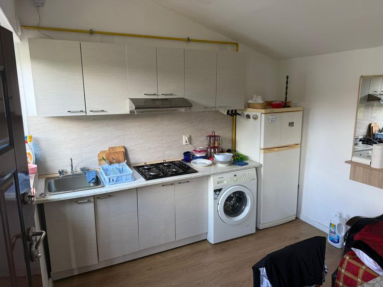 Casa 4 camere libera la vazare renovata CRISTIAN