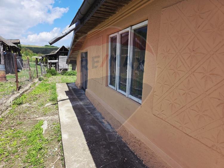 Casa de vanzare in sat Botesti, com. Ungureni, jud. Bacau.