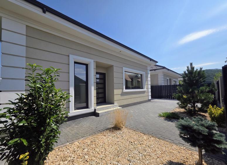 Casa individuala cu 4 camere, teren 450mp, Primaverii, Rasnov