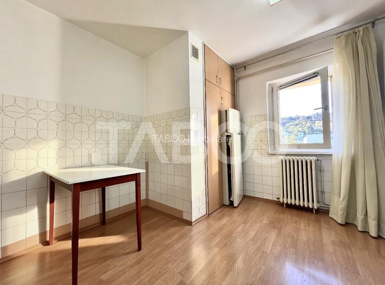 Apartament cu 3 camere in Grigorescu izolat cu 2 balcoane si boxa