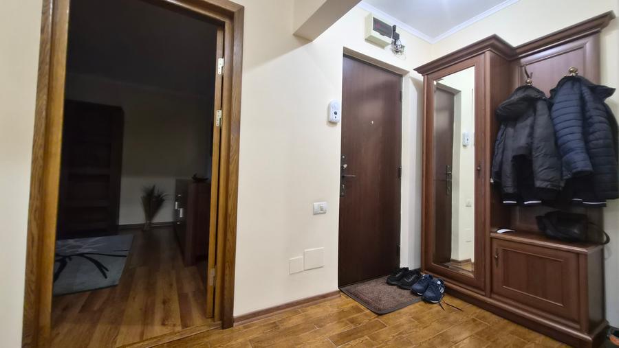 Capitol - ap 3 cam , et 2/4 , renovat integral (mobilat si utilat complet)