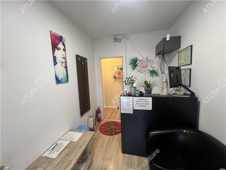 Spatiu comercial de 2 camere cu 2 bai 3 locuri de parcare zona Lazaret