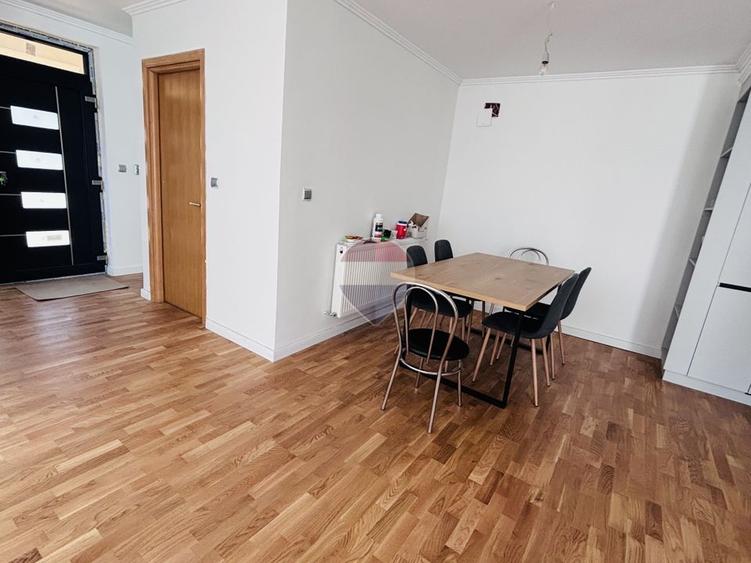 Casă / Vilă de vanzare Tunari